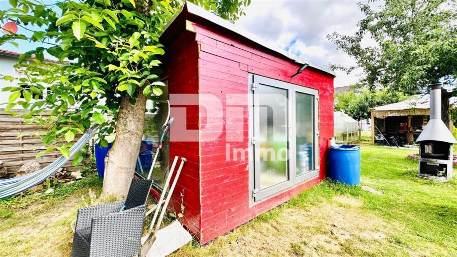 Kernsaniertes Einfamilienhaus mit Doppelgarage, großem Garten und Home-Office-Oase - Gartenhaus / Hobbyraum beheizt / Gekühlt